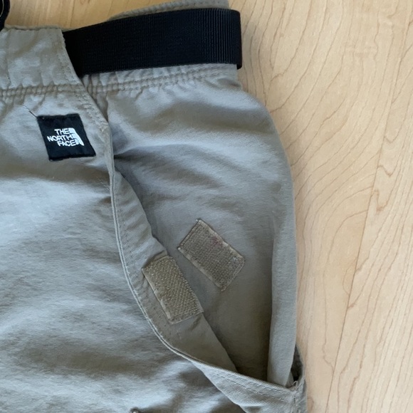 The North Face Zip Off Pants to Shorts - Picture 10 of 15